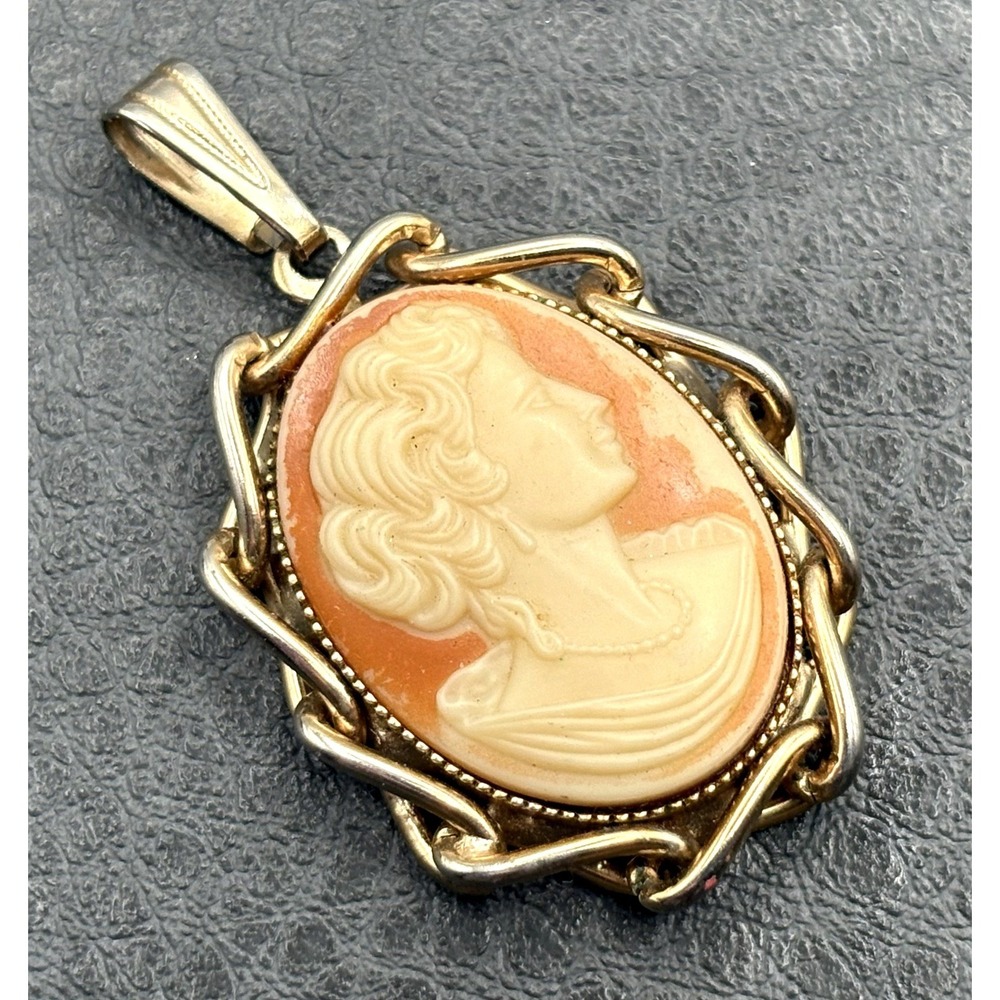 Vintage Faux Shell Cameo Pendant Gold Tone Twisted Frame Victorian Style